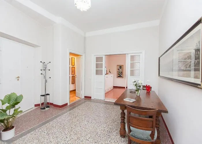 Lovely House דירה *